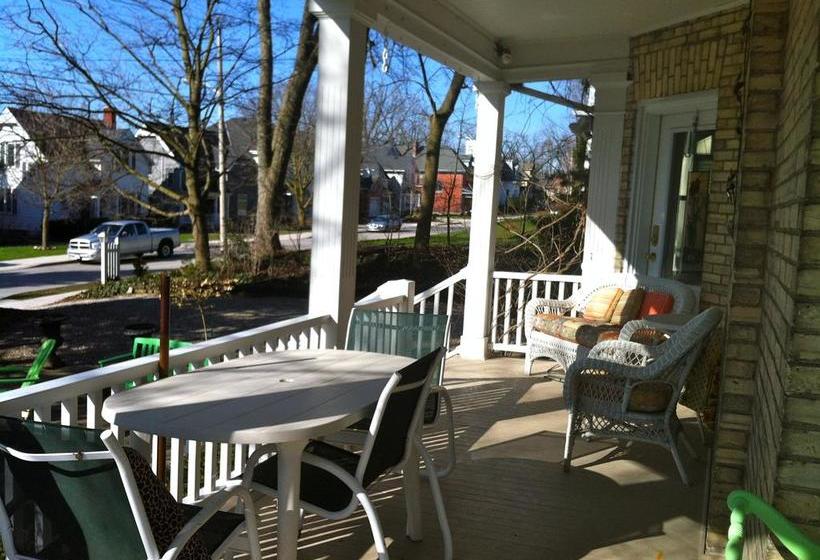 Eighteen Waterloo Bed & Breakfast | Stratford | Ontario | Canada 1