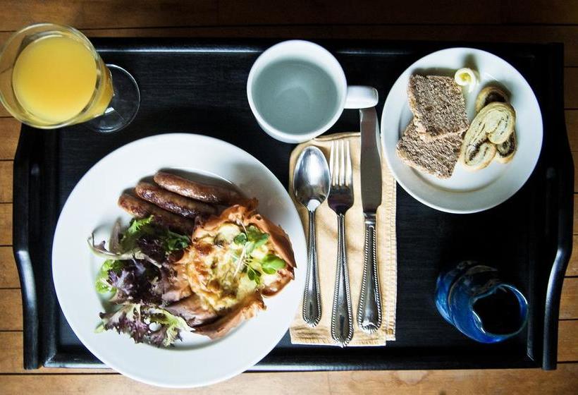 Eighteen Waterloo Bed & Breakfast | Stratford | Ontario | Canada 2