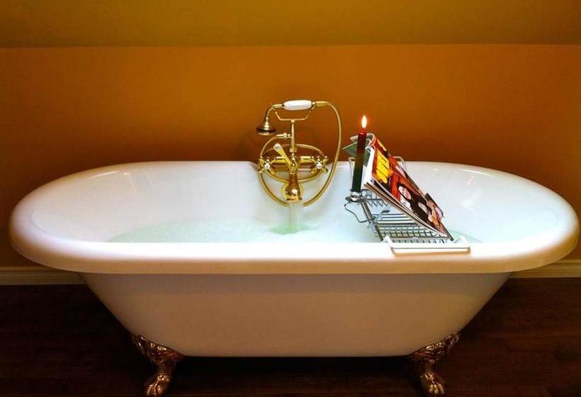 Eighteen Waterloo Bed & Breakfast | Stratford | Ontario | Canada 7