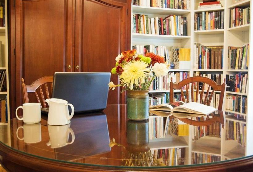 Eighteen Waterloo Bed & Breakfast | Stratford | Ontario | Canada 9