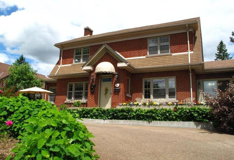 Hotel Newhaven On The River | Stratford | Ontario | Canada 1