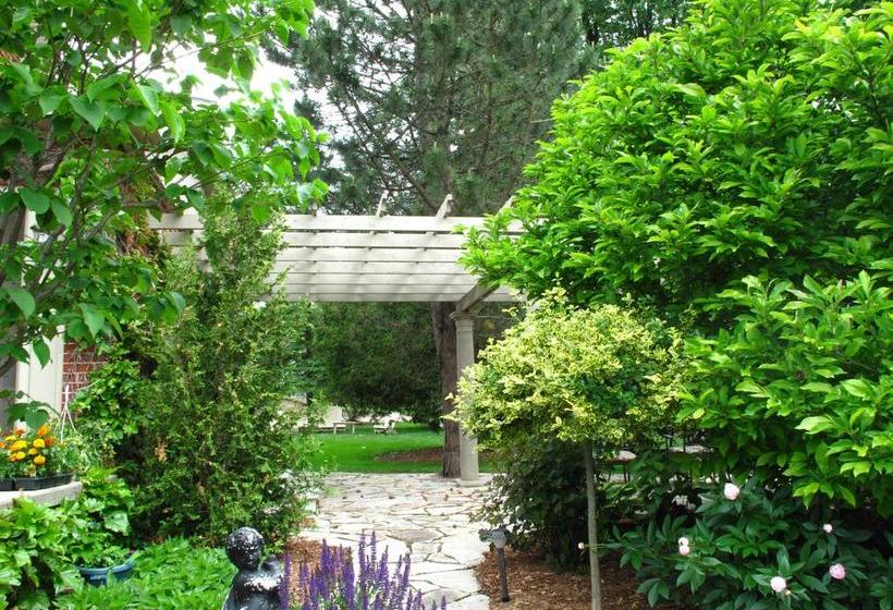 Hotel Newhaven On The River | Stratford | Ontario | Canada 3