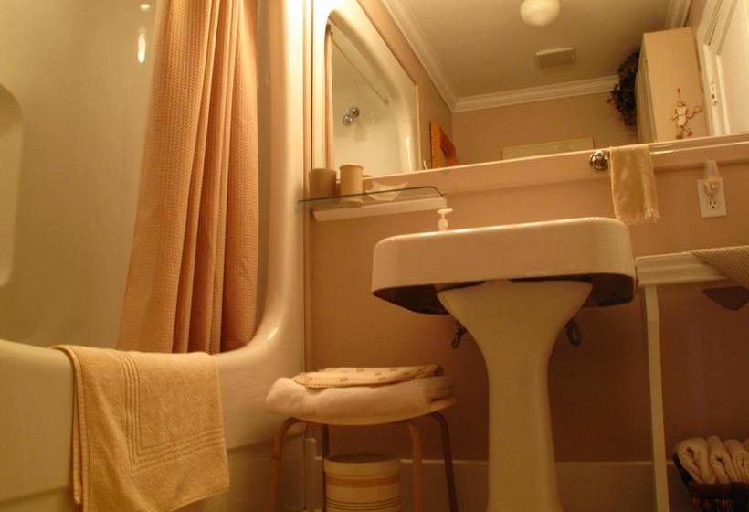 Hotel Newhaven On The River | Stratford | Ontario | Canada 6