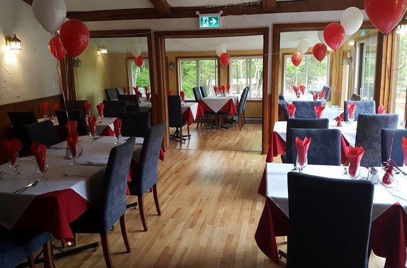 Hotel Le Petit Lac Sainteadèle | Sainte Adele | Quebec | Canada 12