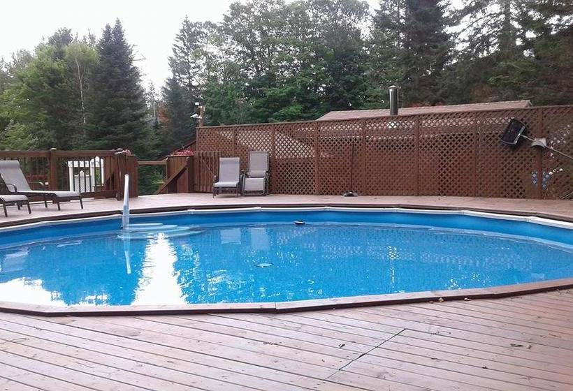 Hotel Le Petit Lac Sainteadèle | Sainte Adele | Quebec | Canada 4