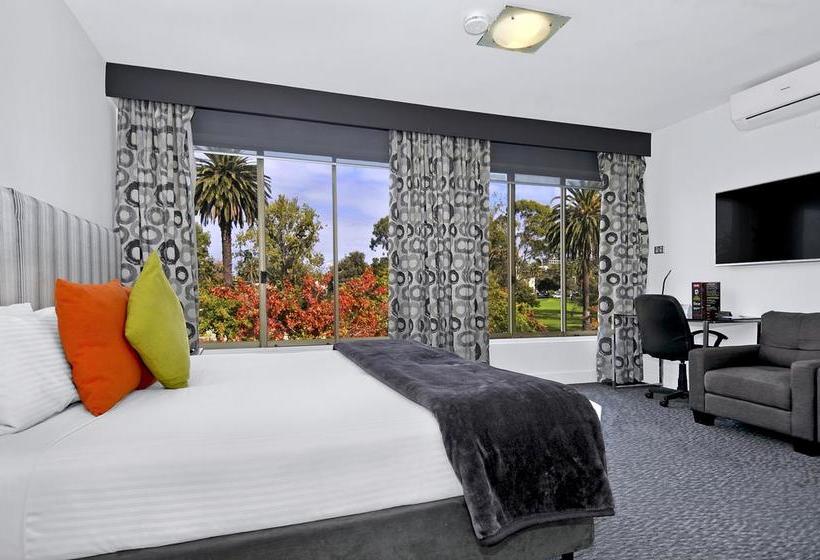 Comfort Hotel East Melbourne