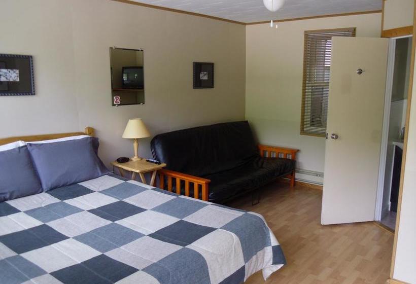 Peacock Villa Motel | Tobermory | Ontario | Canada 16