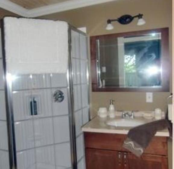 Bed and Breakfast A Schooner Inn | Holyrood | Newfoundland and Labrador | Canada 13