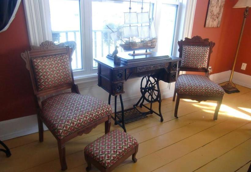 Bed and Breakfast A Schooner Inn | Holyrood | Newfoundland and Labrador | Canada 4