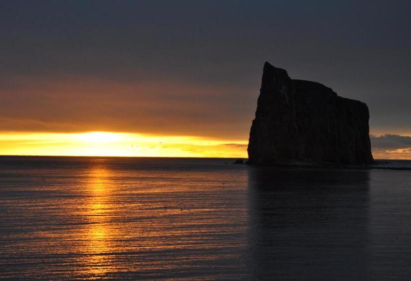 Motel Les Trois Soeurs | Perce | Quebec | Canada 10