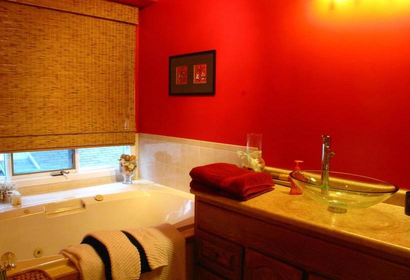 Twin Lakes Retreat Bed And Breakfast | Sarnia | Ontario | Canada 13