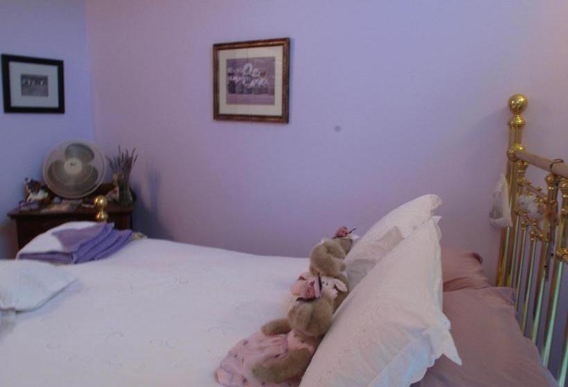 Twin Lakes Retreat Bed And Breakfast | Sarnia | Ontario | Canada 20