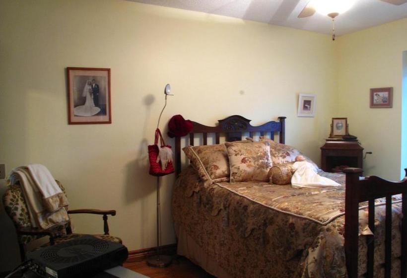 Twin Lakes Retreat Bed And Breakfast | Sarnia | Ontario | Canada 8