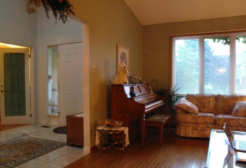 Twin Lakes Retreat Bed And Breakfast | Sarnia | Ontario | Canada 9