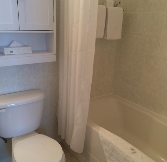 Motel Central | Sainte Anne de Beaupre | Quebec | Canada 12