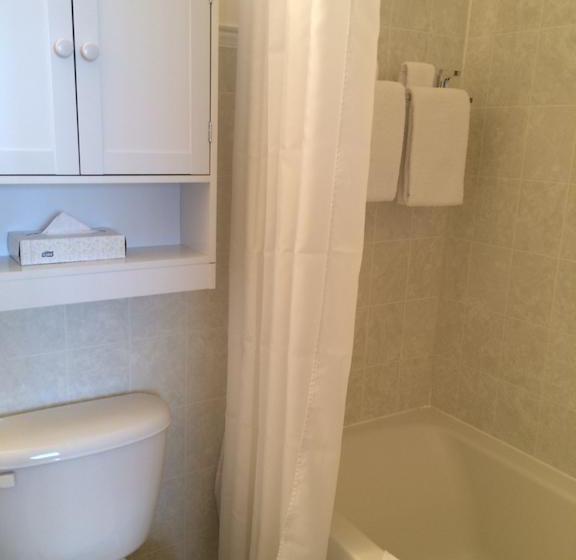 Motel Central | Sainte Anne de Beaupre | Quebec | Canada 15