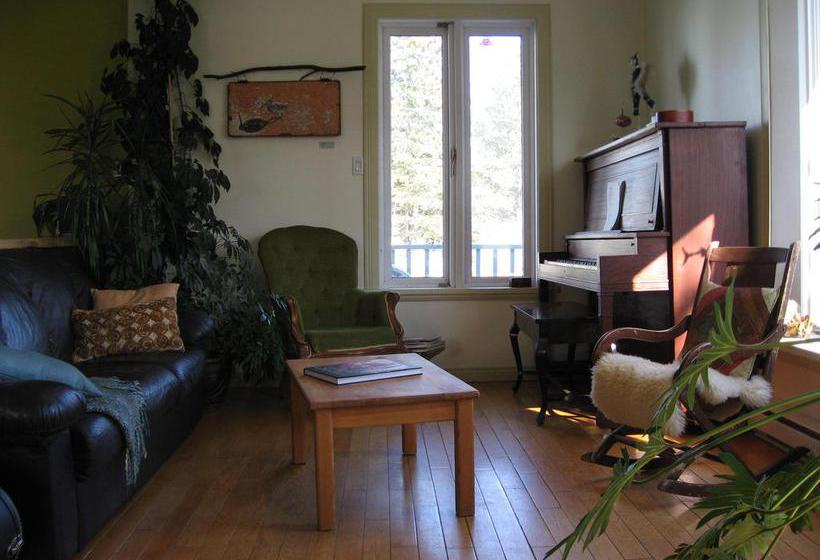 Bed and Breakfast Gîte Du Goeland | Tadoussac | Quebec | Canada 10