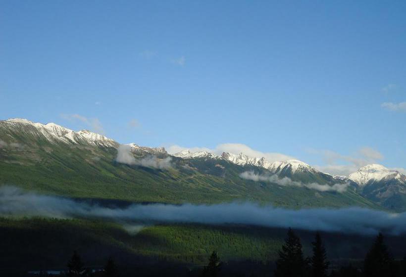Bed and Breakfast Tschurtschenthaler Lodge | Golden | British Columbia | Canada 13