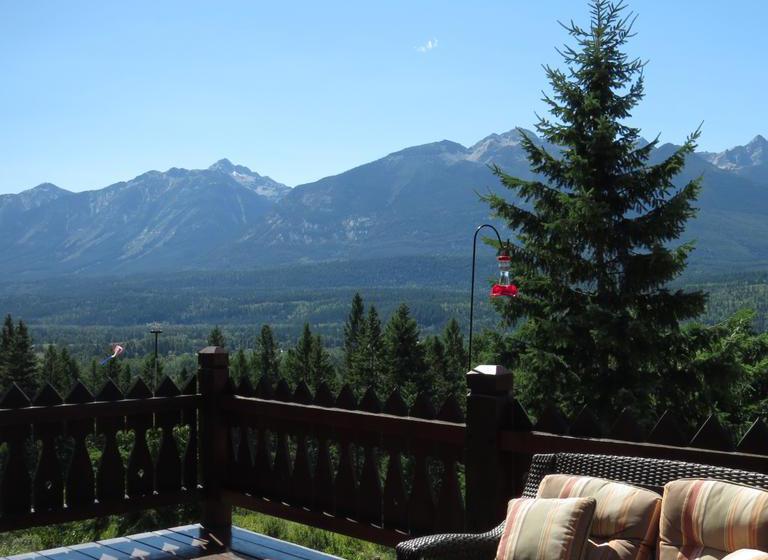 Bed and Breakfast Tschurtschenthaler Lodge | Golden | British Columbia | Canada 16