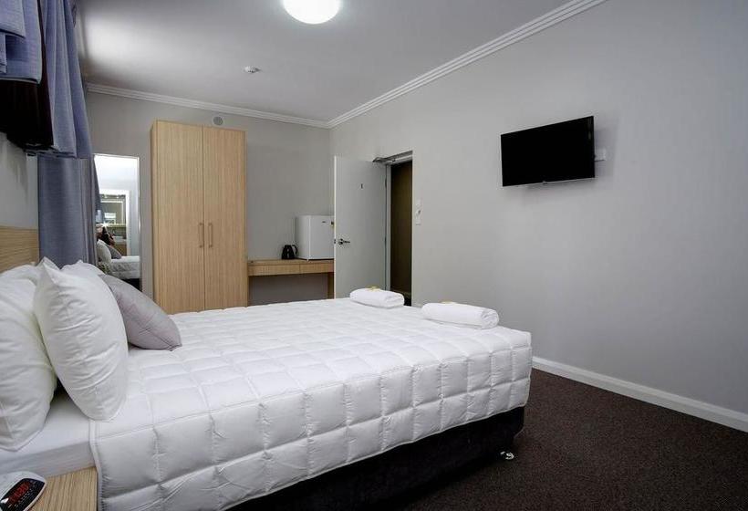 Lakes & Ocean Hotel | Forster | New South Wales | Australia 13