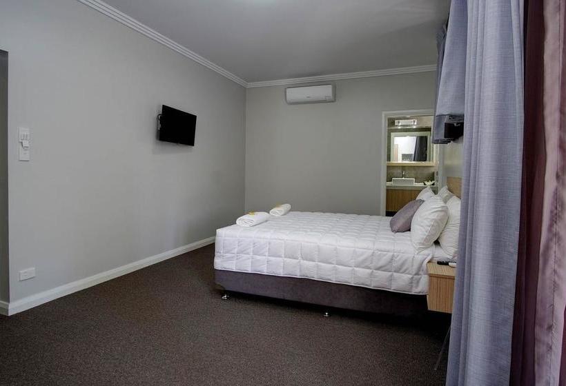 Lakes & Ocean Hotel | Forster | New South Wales | Australia 15