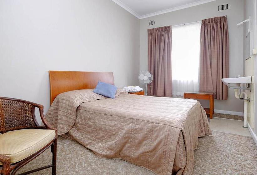 Lakes & Ocean Hotel | Forster | New South Wales | Australia 4