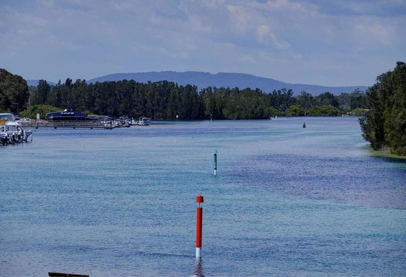 Lakes & Ocean Hotel | Forster | New South Wales | Australia 8