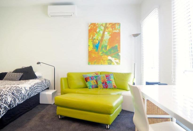 Inn Melbourne Guest House