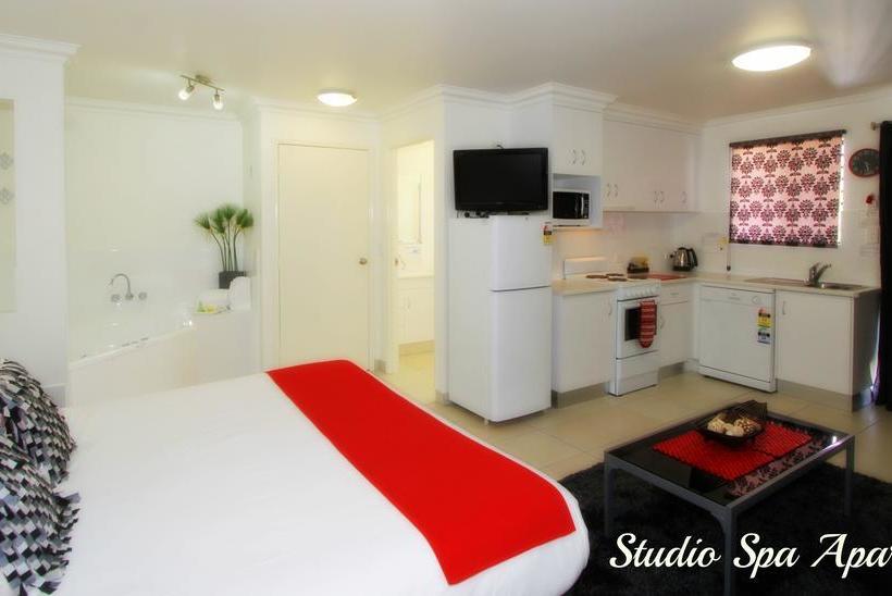 Charm City Motel | Bundaberg | Queensland | Australia 6