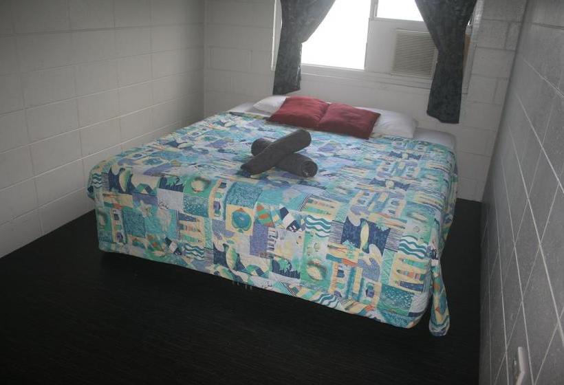 Asylum Cairns Backpackers Hostel Cairns