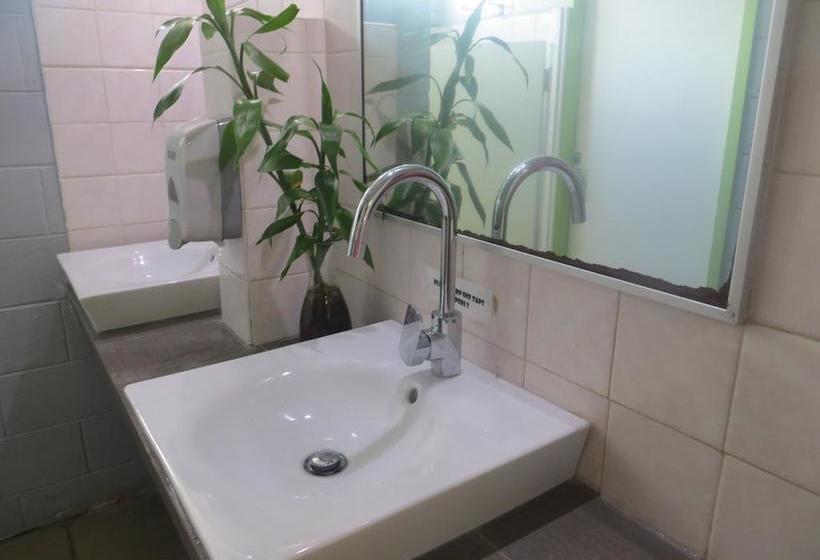 Asylum Cairns Backpackers Hostel | Cairns | Queensland | Australia 12