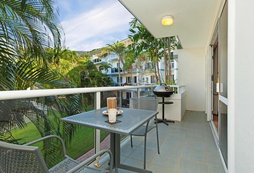 Hotel Paradise in the Tropics Palm Cove