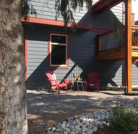 Banff?s Original Cowboy Bed And Breakfast | Banff | Alberta | Canada 20