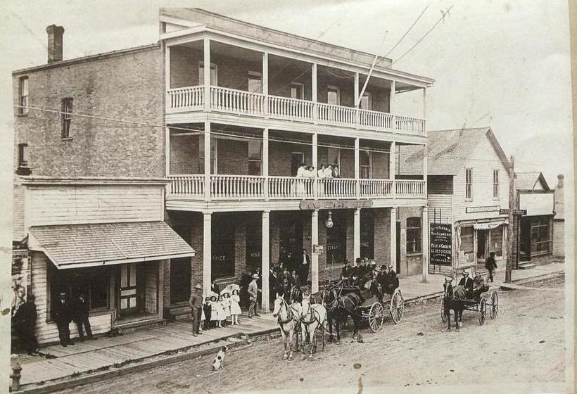 Hotel Legendary King Edward | Pincher Creek | Alberta | Canada 1