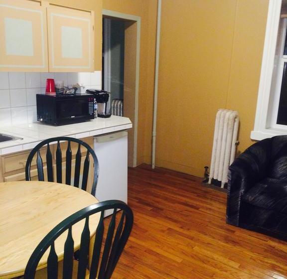 Hotel Legendary King Edward | Pincher Creek | Alberta | Canada 18