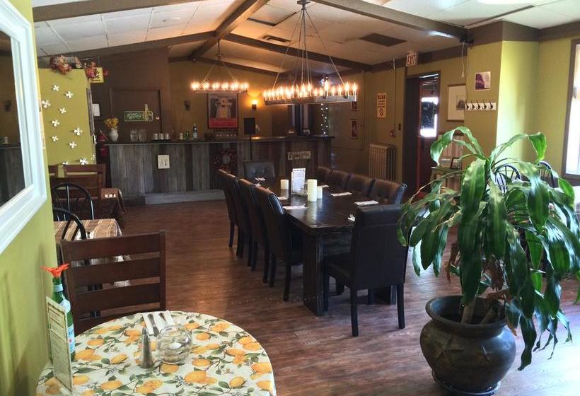 Hotel Legendary King Edward | Pincher Creek | Alberta | Canada 6