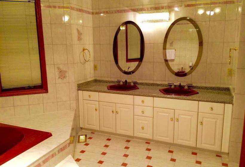 Bed and Breakfast 6820luxurybnb | Niagara Falls | Ontario | Canada 11