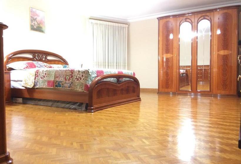 Bed and Breakfast 6820luxurybnb | Niagara Falls | Ontario | Canada 3