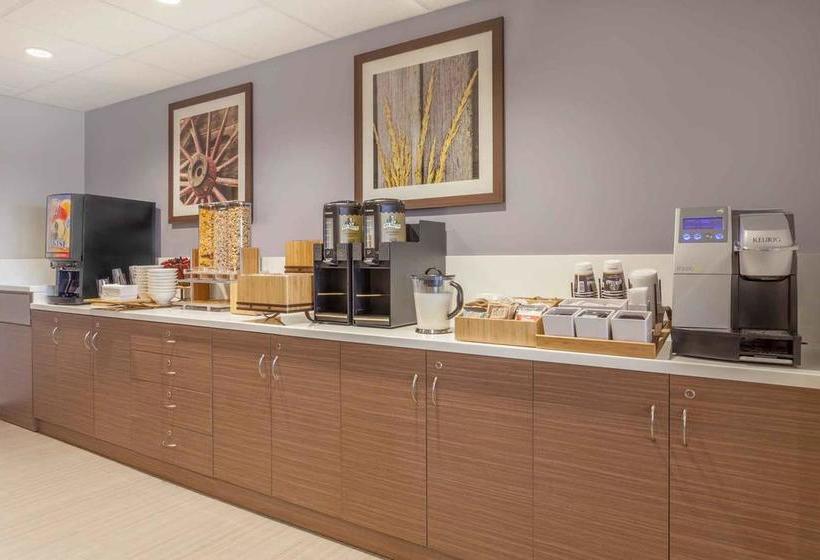 Microtel Inn & Suites By Wyndham Fort Mcmurray | Fort McMurray | Alberta | Canada 13