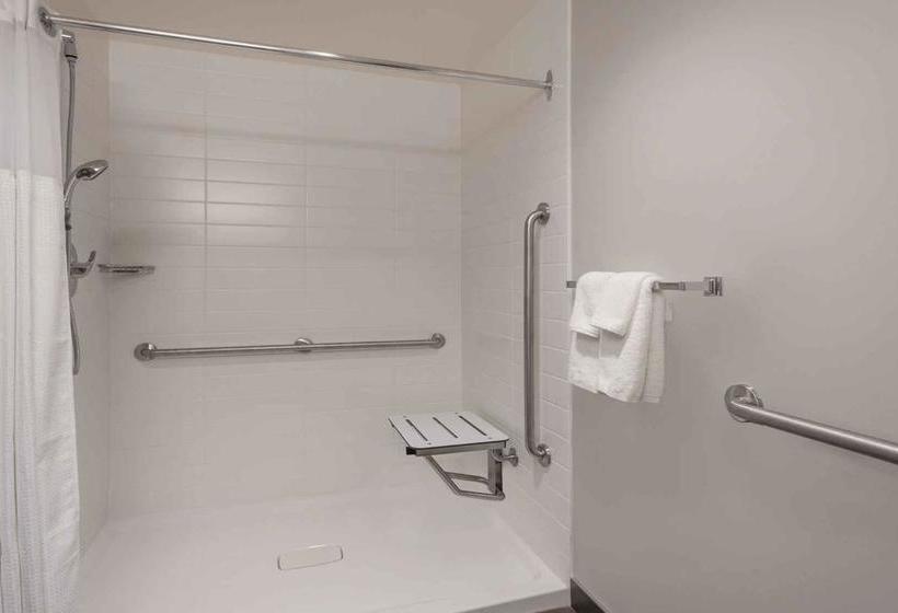 Microtel Inn & Suites By Wyndham Fort Mcmurray | Fort McMurray | Alberta | Canada 16