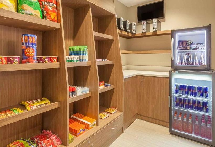 Microtel Inn & Suites By Wyndham Fort Mcmurray | Fort McMurray | Alberta | Canada 4