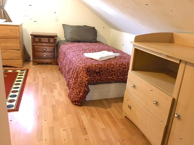 Bed and Breakfast Cozy Place Near Airport | Richmond | British Columbia | Canada 3