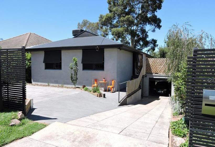 Albury Bed And Breakfast