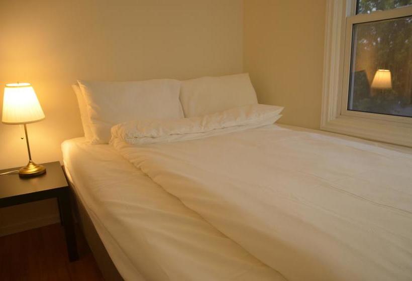 Hostel Scarborough East Budget Stay | Toronto | Ontario | Canada 1