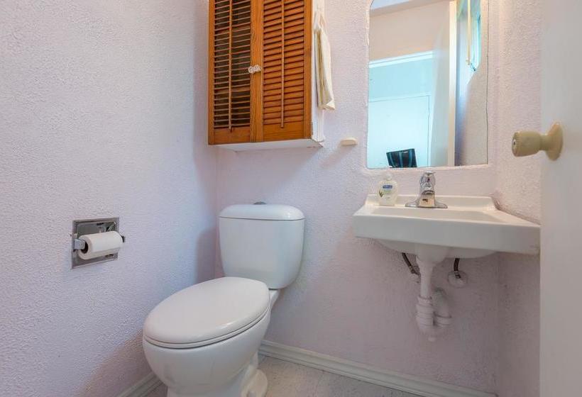 Hostel Scarborough East Budget Stay | Toronto | Ontario | Canada 10