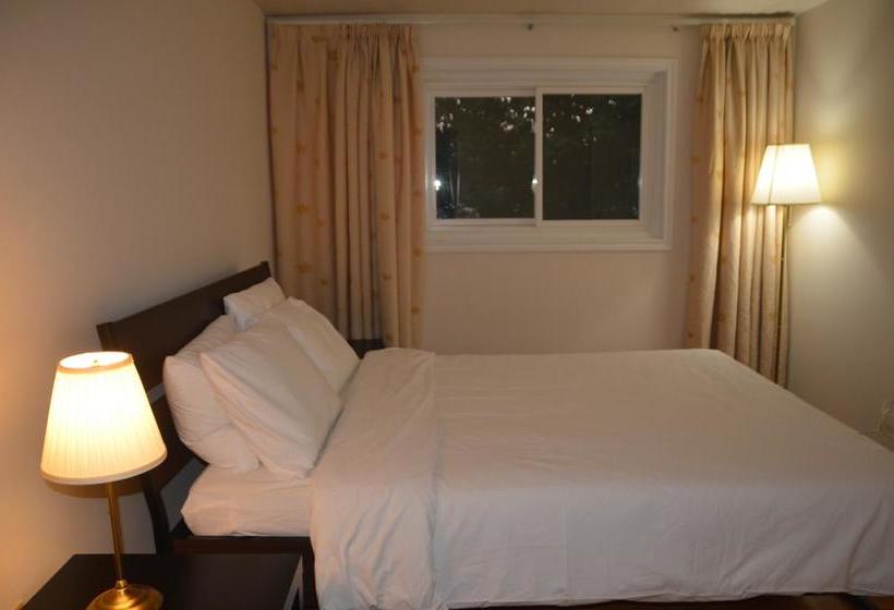 Hostel Scarborough East Budget Stay | Toronto | Ontario | Canada 16