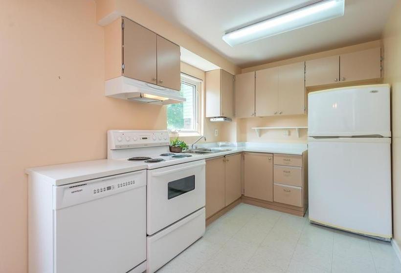 Hostel Scarborough East Budget Stay | Toronto | Ontario | Canada 4