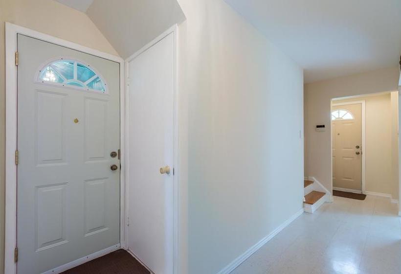 Hostel Scarborough East Budget Stay | Toronto | Ontario | Canada 6