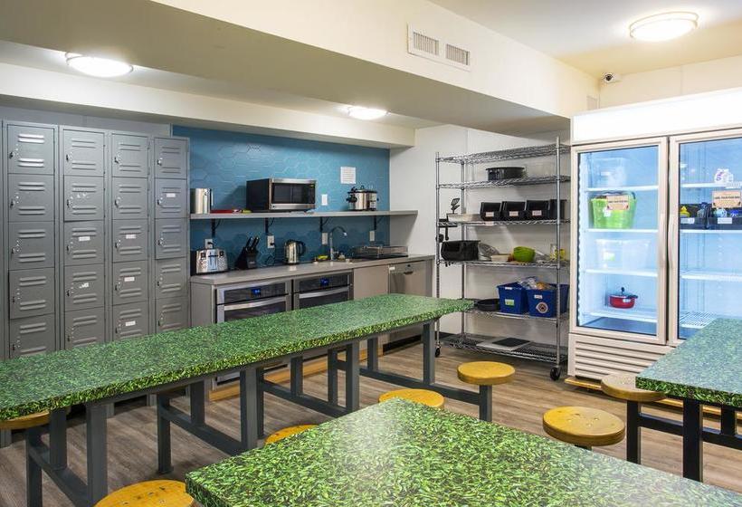 Jasper Downtown Hostel | Jasper | Alberta | Canada 7