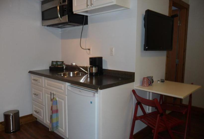 Bed and Breakfast 803 Patricia Street Accommodation | Jasper | Alberta | Canada 10